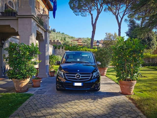 <span style="font-weight: bold;">Аренда машин</span><br>